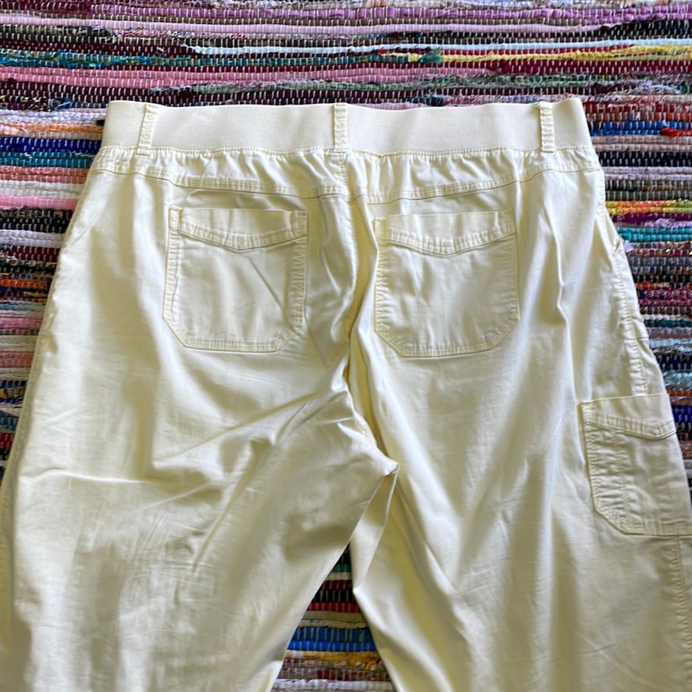 Gloria Vanderbilt Yellow Cargo Capri Pants #+1816 - Picture 13 of 15